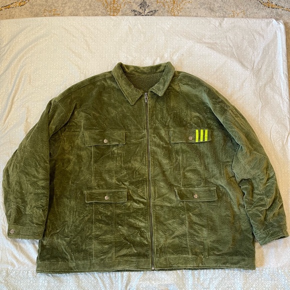 IVY PARK x Adidas Oversized Reversible Corduroy Jacket [UNISEX] - Picture 2 of 5